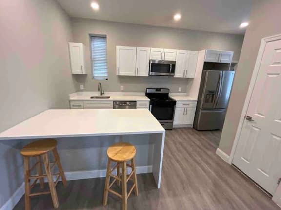 Big 4 bedroom university house 3432