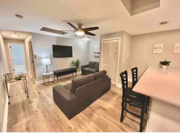 7 blocks to convention close to center city unit 2