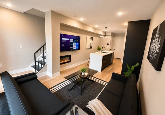 Rittenousr sq, two bedroom by level with deck #2