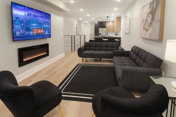 Rittenhouse Square 3 bedroom & backyard bi-level#1