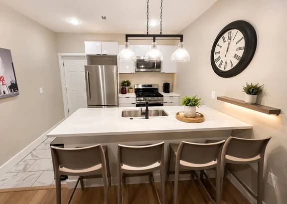 1 bedroom close to xfinity center on broad st #1