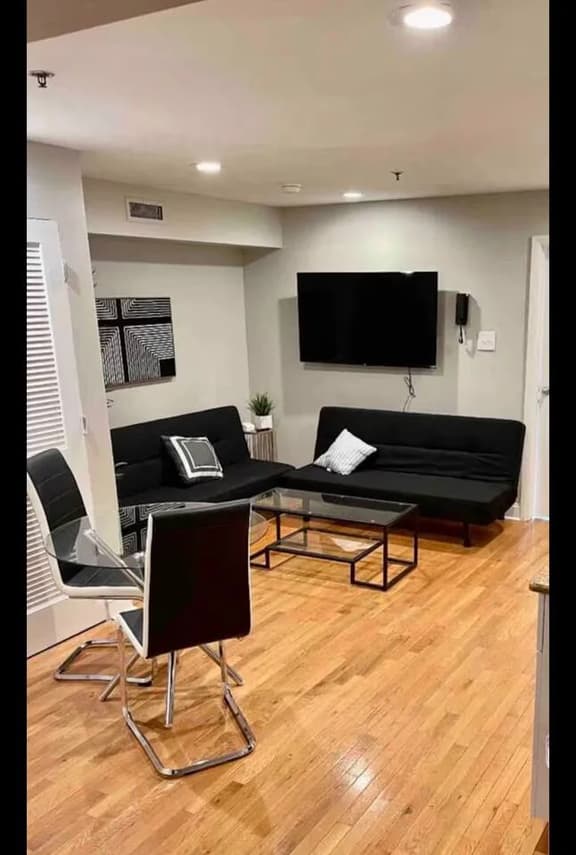 1 bedroom close to convention and city #3