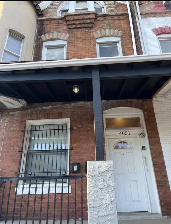 very large 5 bedroom apartment in university city