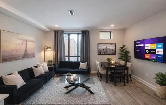 two bedroom w/rooftop close to convention center.