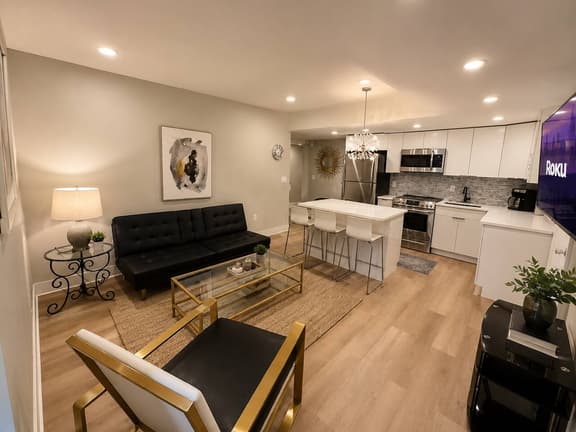 2 bedroom with deck close to hard rock and beach.