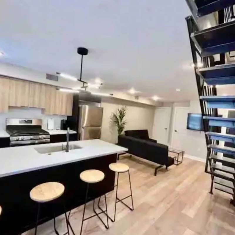 2 bedroom close to convention & city bi-level #1