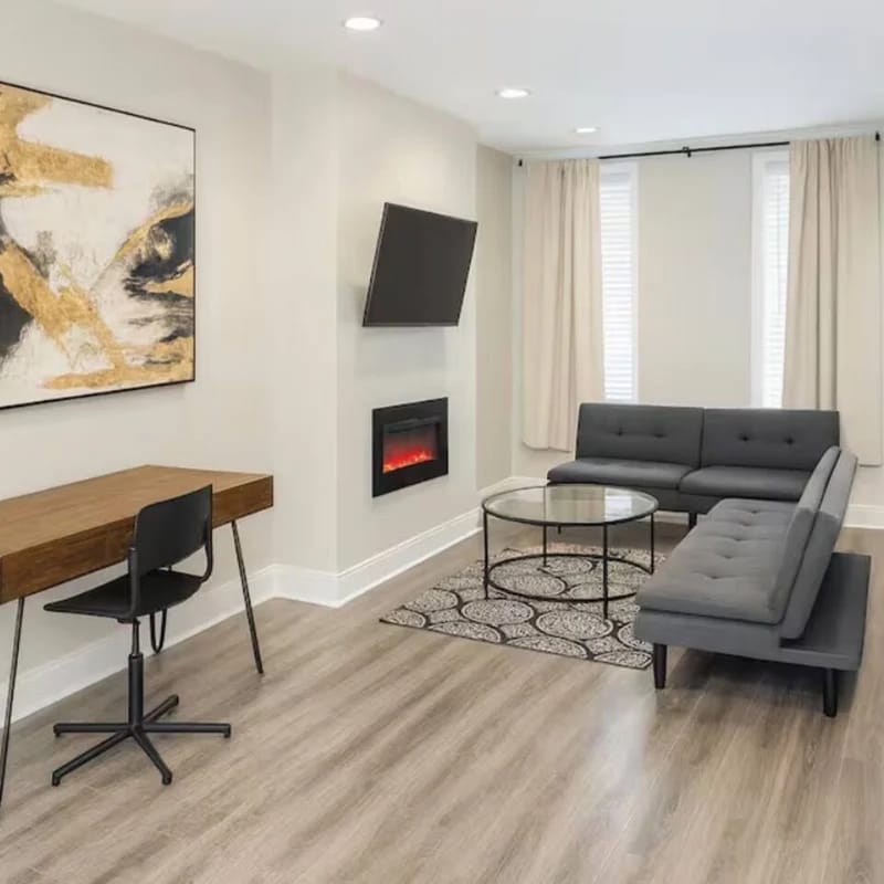 Point breeze, full house, 4 bedroom, backyard.